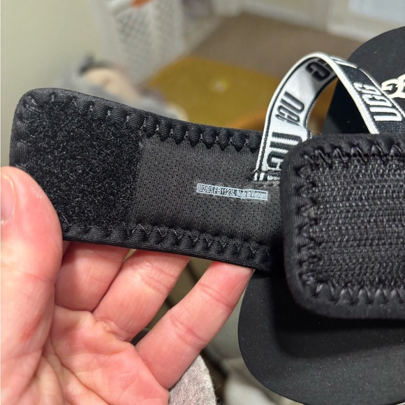 UGG Infant Black Sandals Size 2/3 - Picture 5 of 5